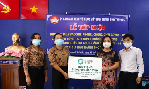 Van Phuc Group ủng hộ 5 tỷ đồng cho quỹ vắc xin Covid-19
