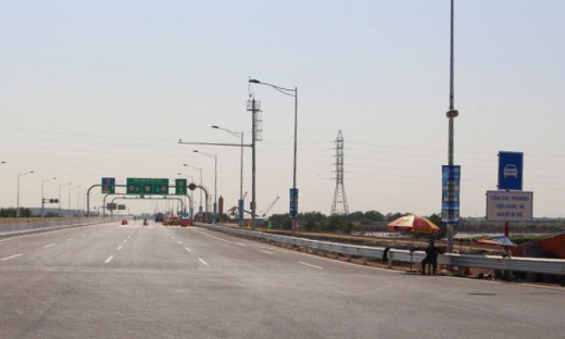 Doanh nghiệp vận tải kiến nghị giảm phí: Cao tốc Hà Nội - Hải Phòng vắng xe