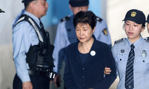 Đề nghị 30 năm tù giam đối với cựu Tổng thống Park Geun-hye