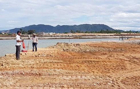 Đà Nẵng: Đổ đất lấn sông Cu Đê hơn 15m2, Trung Nam bị phạt 40 triệu đồng