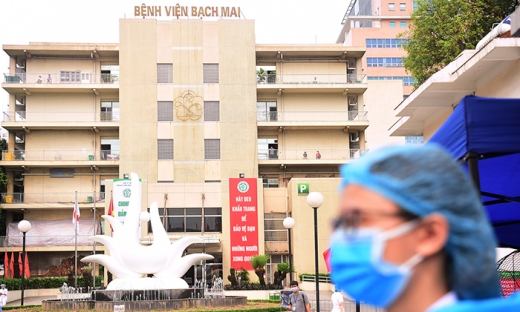 Chủ tịch Hà Nội Nguyễn Đức Chung đề nghị xét nghiệm lại hơn 7.000 nhân viên y tế tại Bệnh viện Bạch Mai