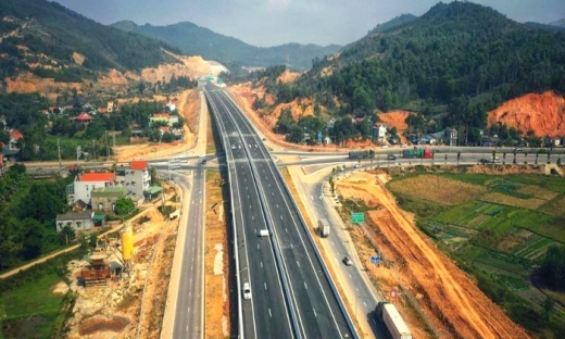 Thủ tướng yêu cầu hoàn thành đúng tiến độ đường cao tốc Diễn Châu - Bãi Vọt và Cam Lâm - Vĩnh Hảo