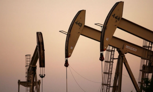 Dỡ bỏ lệnh trừng phạt Iran, giá dầu chạm đáy mới 28 USD/thùng