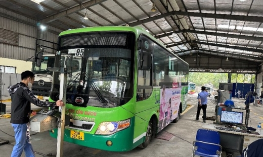 Xe buýt, xe khách Hà Nội 'nằm chờ' đăng kiểm