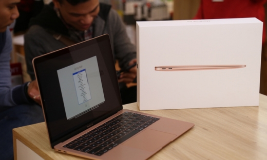 'Đập hộp' MacBook Air Retina 13 inch 2018 đầu tiên tại Hà Nội