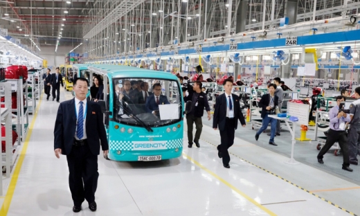 Phái đoàn Triều Tiên thăm nhà máy sản xuất ô tô VinFast
