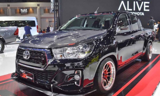 Độc lạ với bán tải Toyota Hilux phiên bản ‘rắn độc’