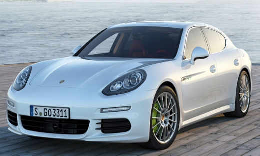 Triệu hồi hơn 33.000 xe Porsche Panamera do nguy cơ gây cháy