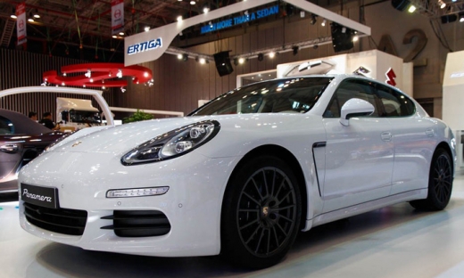 99 xe Porsche Panamera tại Việt Nam dính lỗi chập điện có thể gây cháy