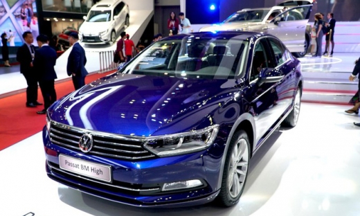 Cạnh tranh Toyota Camry, Volkswagen Passat BlueMotion High giảm 200 triệu đồng