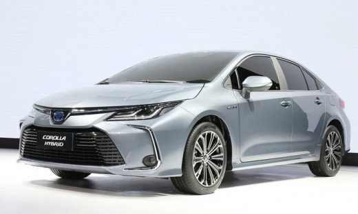 Toyota Corolla Altis mới sắp mở bán, đe doạ 'ngôi vương' Kia K3