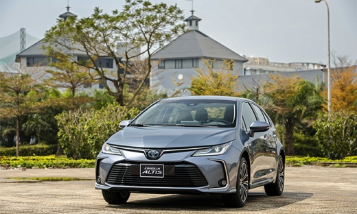 Toyota Corolla Altis hybrid mở bán tại Việt Nam, giá hơn 860 triệu đồng