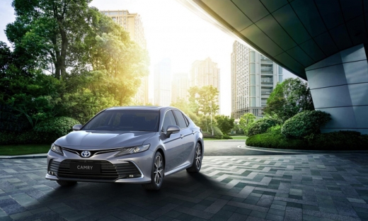 VinFast Lux A2.0 toả sáng lần cuối, Toyota Camry sắp trở lại thống trị 'sân chơi'