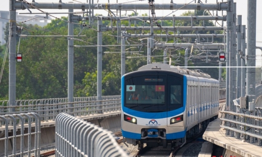 Cận cảnh tuyến metro 43.700 tỷ đồng chính thức chạy thử sau 10 năm khởi công