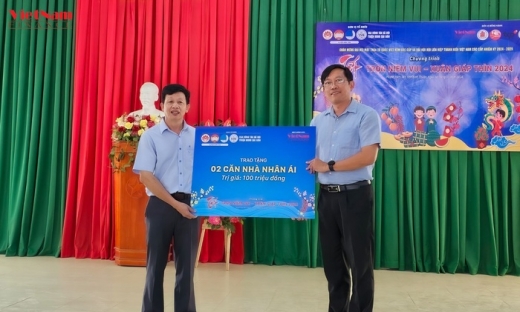 VietnamFinance đồng hành cùng chương trình 'Tết trọn niềm vui' tại Bình Thuận