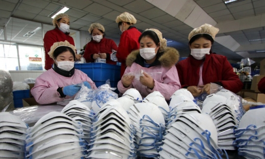 Nguyên liệu sản xuất khẩu trang của Việt Nam đang phụ thuộc vào Trung Quốc