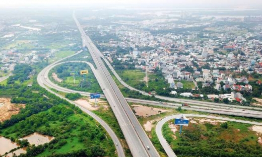 Giao thông tuần qua: Cao tốc Bắc-Nam hoàn thành sơ tuyển nhà đầu tư, Quảng Ngãi chi gần 2.000 tỷ làm đường ven biển