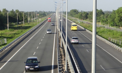 Đầu tư cao tốc Cam Lộ - La Sơn quy mô 4 làn xe trong giai đoạn 2021 - 2025