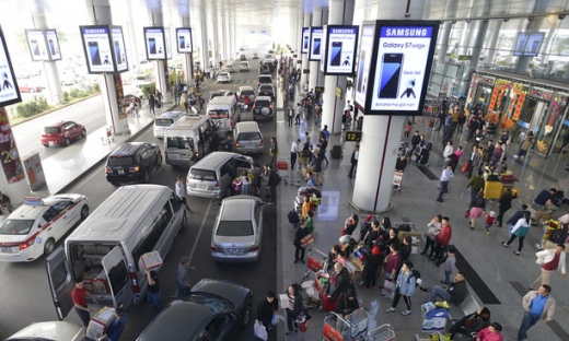 Cử tri đề nghị chấm dứt việc thu phí xe ô tô ra vào sân bay: Bộ GTVT nói gì?