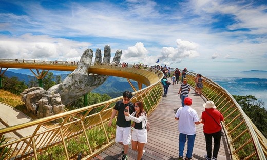 Khách quốc tế ở Quảng Nam có thể tham quan các điểm du lịch của TP. Đà Nẵng