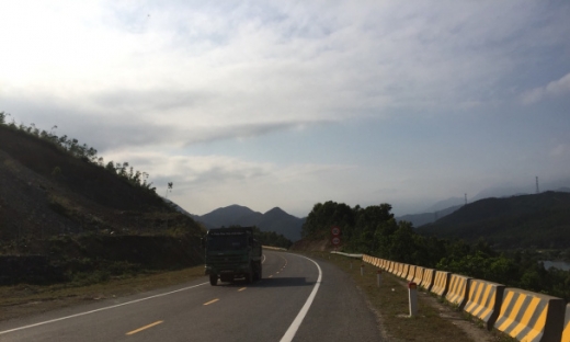 Cận cảnh cao tốc La Sơn-Túy Loan dự kiến khai thác từ đầu tháng 4/2022