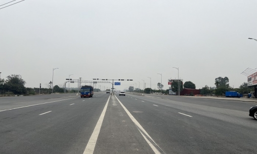 Cận cảnh tuyến đường 14.000 tỷ có 14 làn xe, rộng hơn cao tốc ở Hưng Yên
