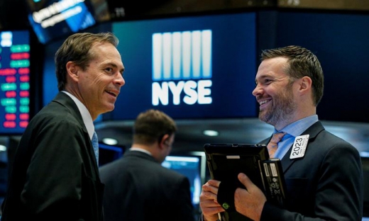 Chứng khoán Mỹ nhuộm sắc xanh, Dow Jones kết thúc 4 tuần giảm điểm