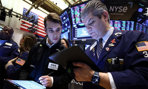 Cổ phiếu ngân hàng 'hồi sinh' Dow Jones, Phố Wall giảm bớt nỗi lo suy thoái