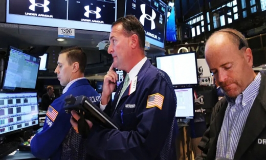Dow Jones tăng 200 điểm, Phố Wall hưng phấn trước mùa thu nhập quý II