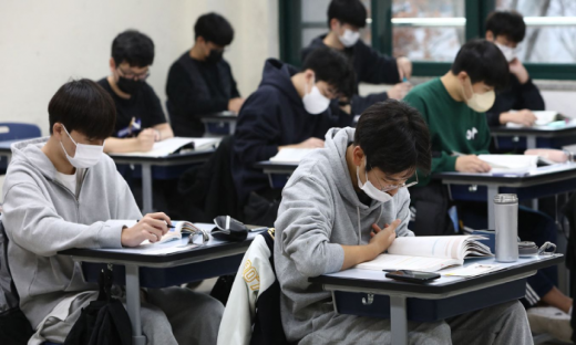 'Ám ảnh' vì học hành, người Hàn Quốc chi tiêu kỷ lục cho giáo dục tư nhân