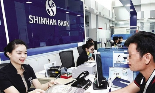 'Bốc hơi' 45 triệu trong thẻ, Shinhan Bank yêu cầu khách trả 5% phí