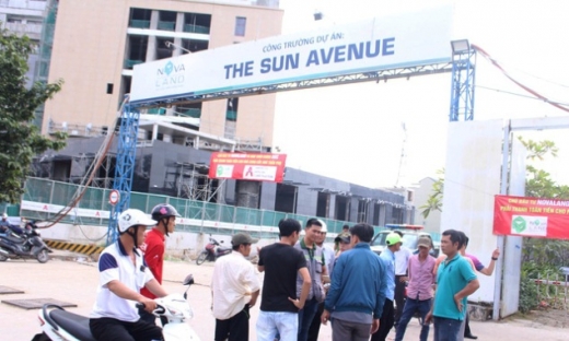 Chủ đầu tư dự án The Sun Avenue nói gì về việc công nhân căng băng rôn đòi nợ?