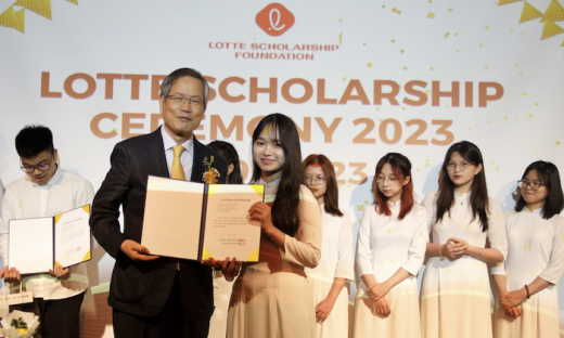 Lotte Foundation trao 76 suất học bổng cho sinh viên xuất sắc