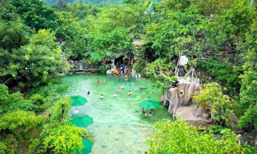 Công viên suối khoáng nóng núi Thần Tài: Điểm du lịch ‘wellness’ được ưa chuộng
