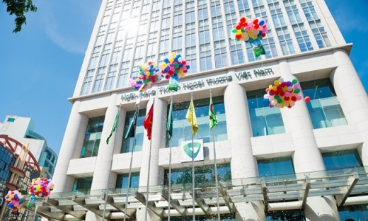 Vietcombank: Giảm tỷ lệ trích lập dự phòng, lãi ròng 9 tháng tăng 40%