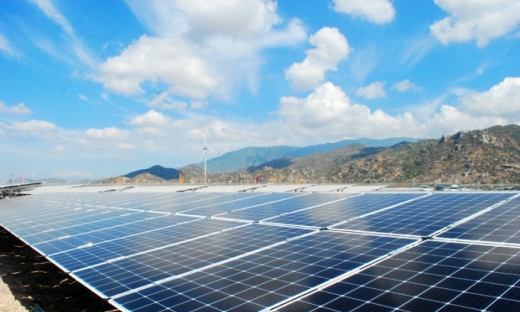 Điện mặt trời 'nở rộ': Các doanh nghiệp lãi bao nhiêu?