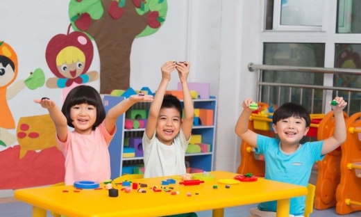 Tầng lớp trung lưu Trung Quốc không tiếc tiền đầu tư học hành cho con