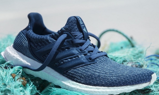 Adidas bán được 1 triệu đôi giày làm từ rác thải đại dương