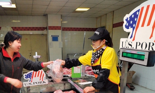 Sát ‘giờ G’, Trung Quốc dỡ thuế cho đậu nành và thịt lợn Mỹ