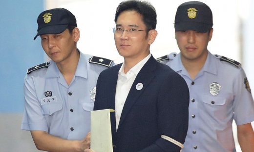 Người thừa kế Tập đoàn Samsung bị đề nghị mức án 9 năm tù vì hối lộ