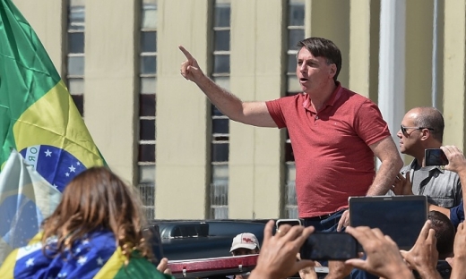 Tổng thống Brazil tham gia biểu tình phản đối lệnh phong tỏa vì Covid-19