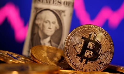 Giá Bitcoin sắp phá kỷ lục, Bộ Tài chính Mỹ lo đồng USD ‘suy giảm vai trò'