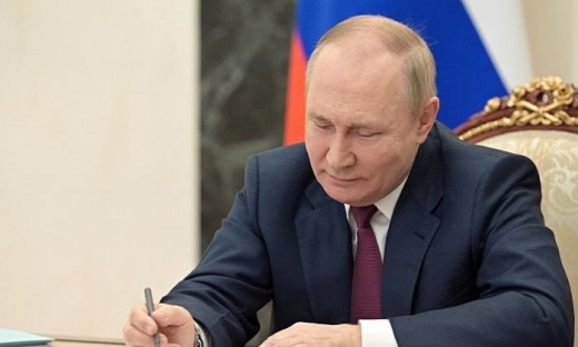 Ông Putin ký ban hành luật sáp nhập 4 vùng Ukraine, EU áp vòng trừng phạt mới