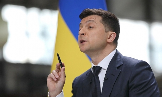 Giới tài phiệt vội vàng tháo chạy khỏi Ukraine, Tổng thống Zelensky cho 24 giờ để quay lại