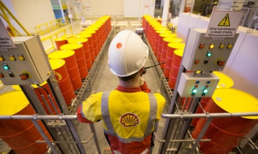 Shell chính thức tuyên bố ngừng mua dầu thô từ Nga