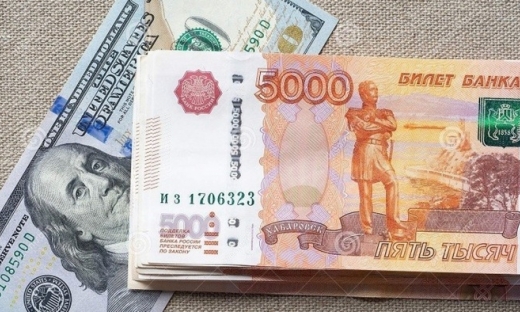 Đồng ruble tiếp tục bật tăng ngoạn mục so với đồng USD