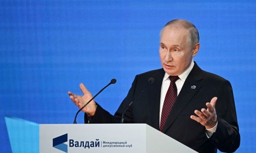 Ông Putin: ‘Dù chi mạnh cho quốc phòng, Nga không đổi bơ lấy súng’