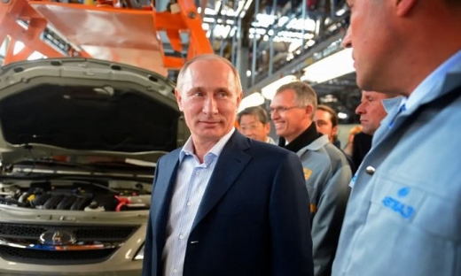 Ông Putin nỗ lực vực dậy ngành công nghiệp ô tô đang 'suy yếu trầm trọng'