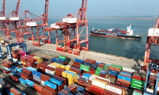Trung Quốc dính đòn: Xuất khẩu đi xuống sau 7 năm, giảm phát 3 tháng liên tiếp