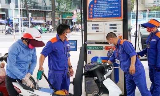 Giá xăng dầu tăng mạnh trong kỳ điều chỉnh đầu năm mới